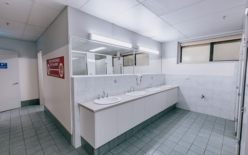 Image of the Mt Evelyn Discovery Camp shared bathroom